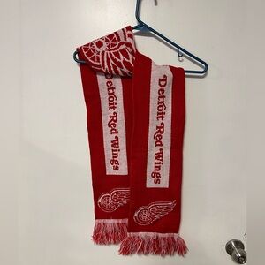 Forever Collectibles Red and White Detroit Red Wings Scarf